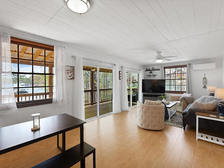 117 Woods Ln — Photo 11