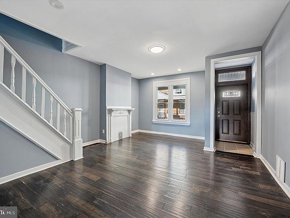 3rd image of 5715 Leonard St