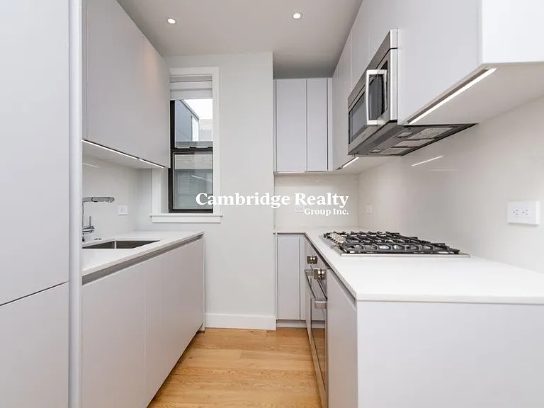 12 Elko St #11T — Photo 3