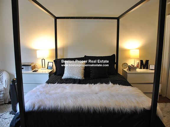 323 Beacon St. #4 Boston - Back Bay Unit Photo 5 (2)