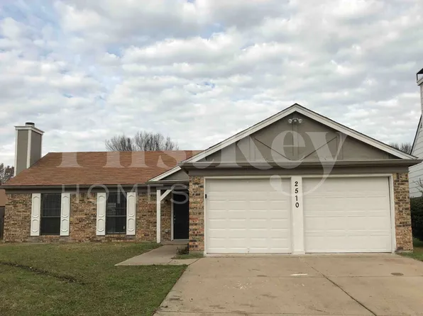2510 Bentley Dr, Grand Prairie, TX 75052