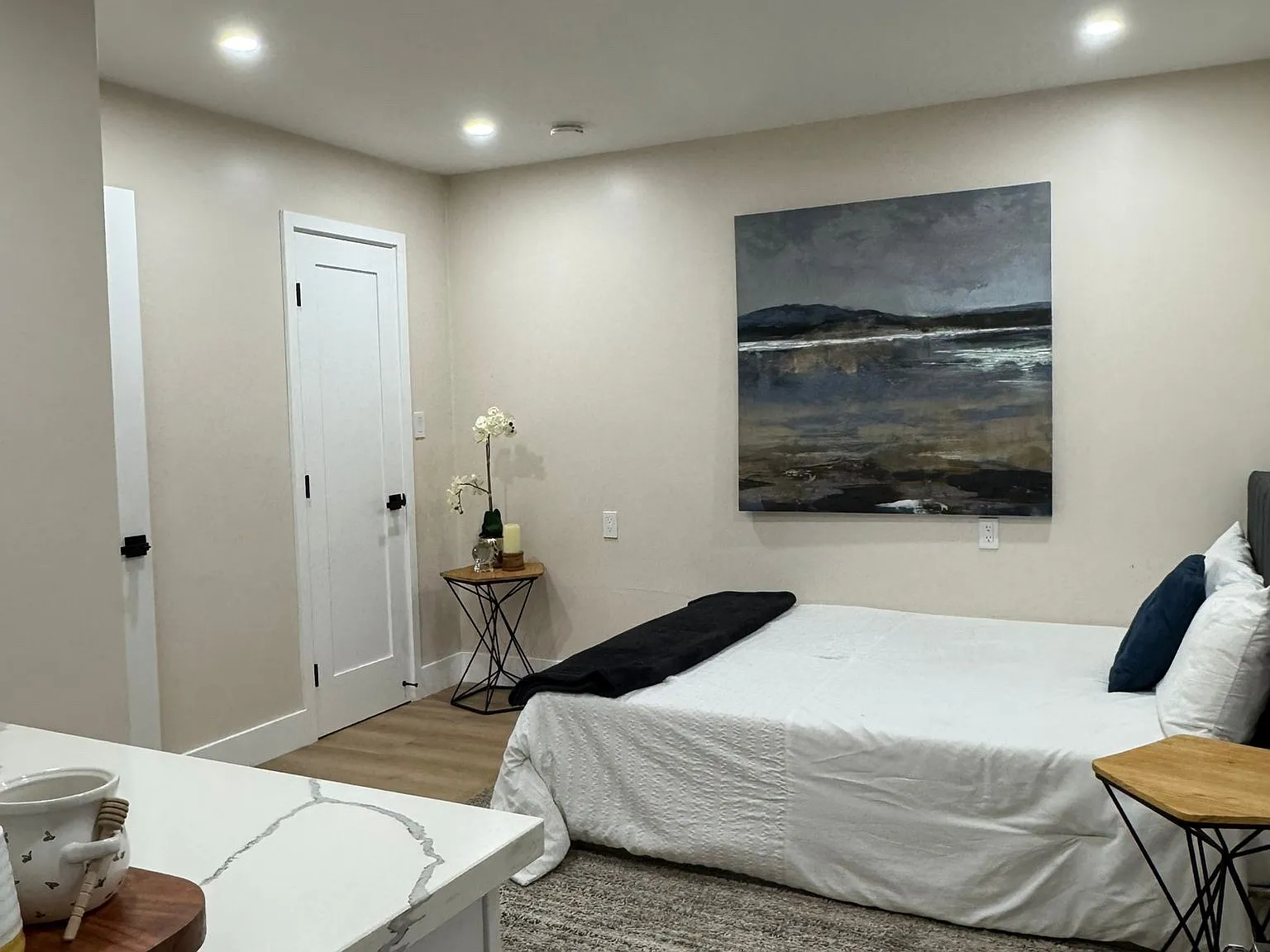 Studio, 250 sqft, $1,500 — Photo 4