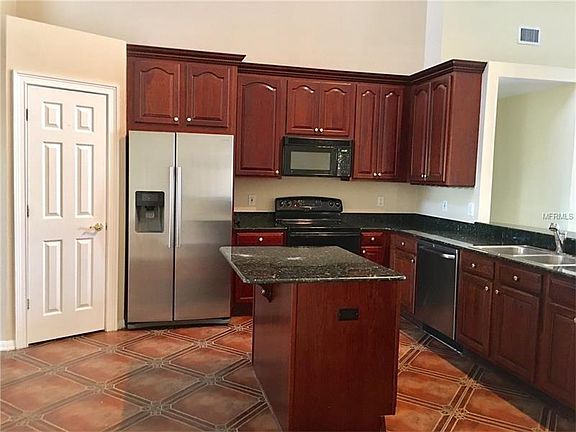 4th image of 10344 Meadow Crossing Dr