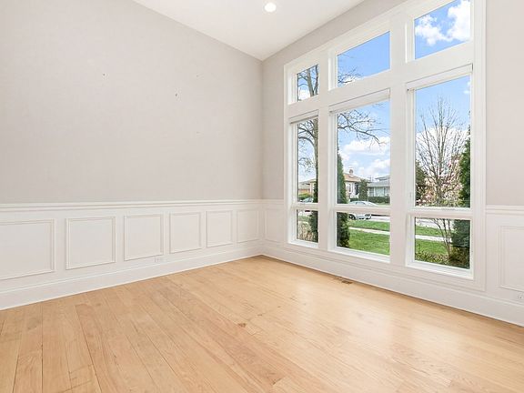 4th image of 230 N Delphia Ave