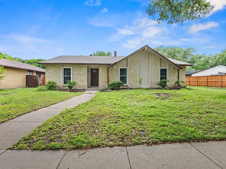 3939 Branch Hollow Dr — Photo 1