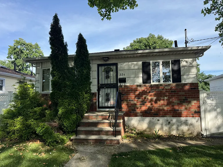 244 Titus Ave — Photo 2