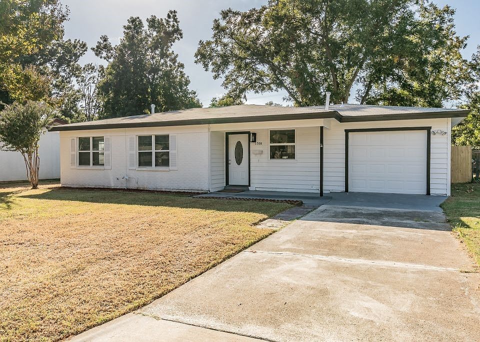 1st image of 1708 Ravenwood Dr