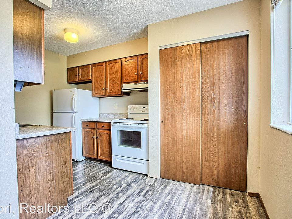 1st image of 305 Pine St APT 4D