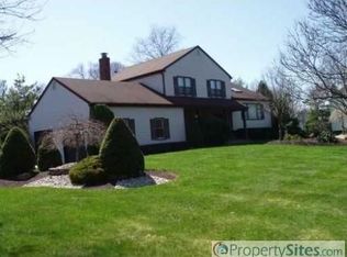 9 Devon Dr, Manalapan, NJ 07726