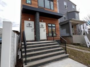 586 S 12th St, Newark, NJ 07103