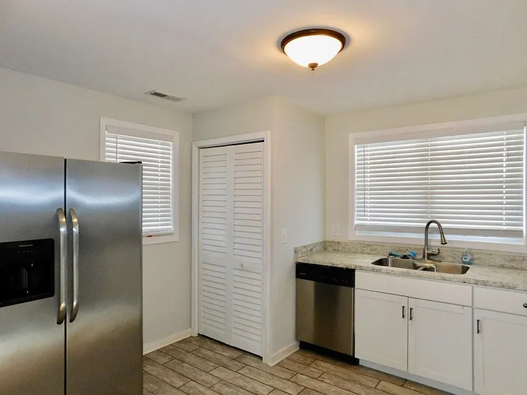 818 E Washington St — Photo 18