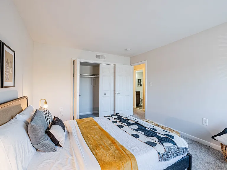 The Hanover Apartments — Photo 9