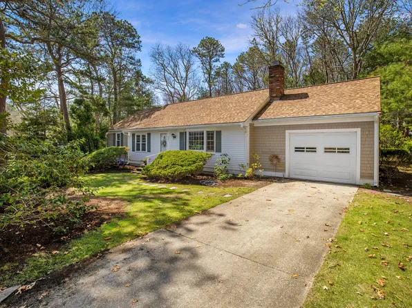 23 Penny Royal Lane, Teaticket, MA 02536
