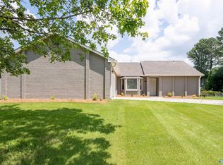 9889 Willow Cove Rd SE, Huntsville, AL 35802