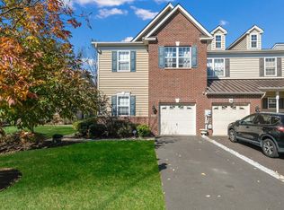 1038 Rosemont Ter, Pennsburg, PA 18073