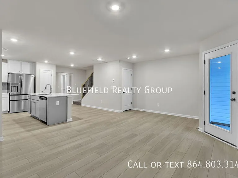 808 Harper St — Photo 5