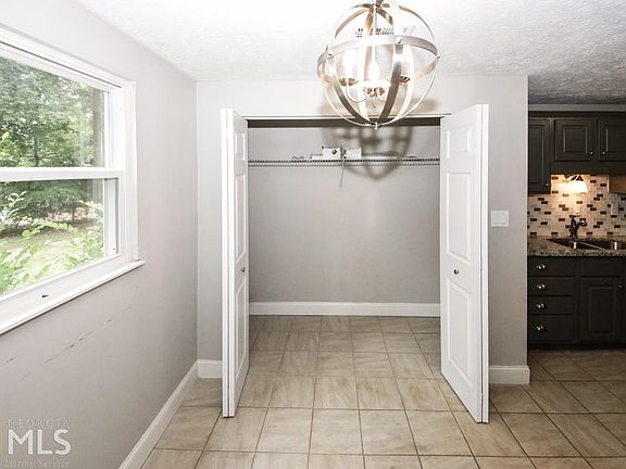 5th image of 352 Willowwind Dr