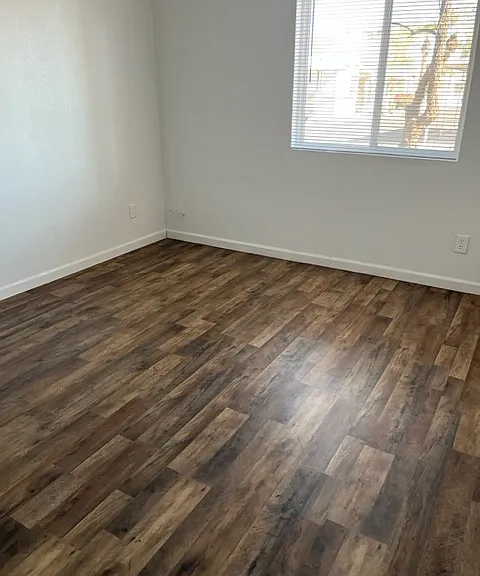 1223 N Dysart Rd #15 — Photo 5