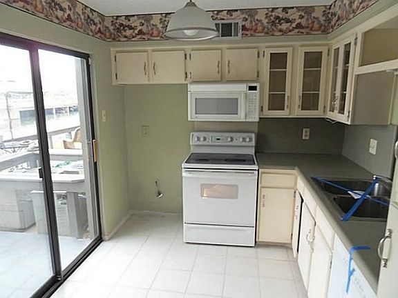 3rd image of 14800 Enterprise Dr APT 15B