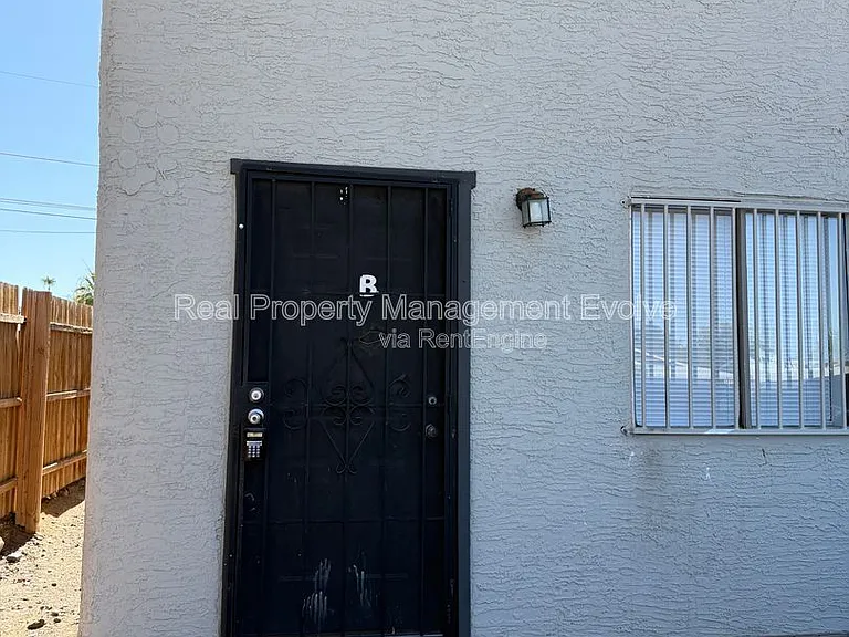 8821 N 2nd St #B — Photo 2