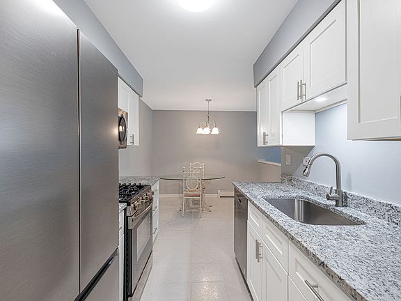 5th image of 1198 Royal Glen Dr APT 221