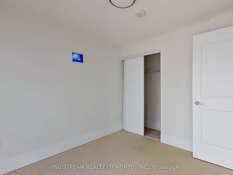 560 Front St W #829 — Photo 18