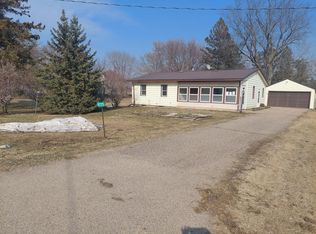 8725 SW 37th Ave, Hope, MN 56046