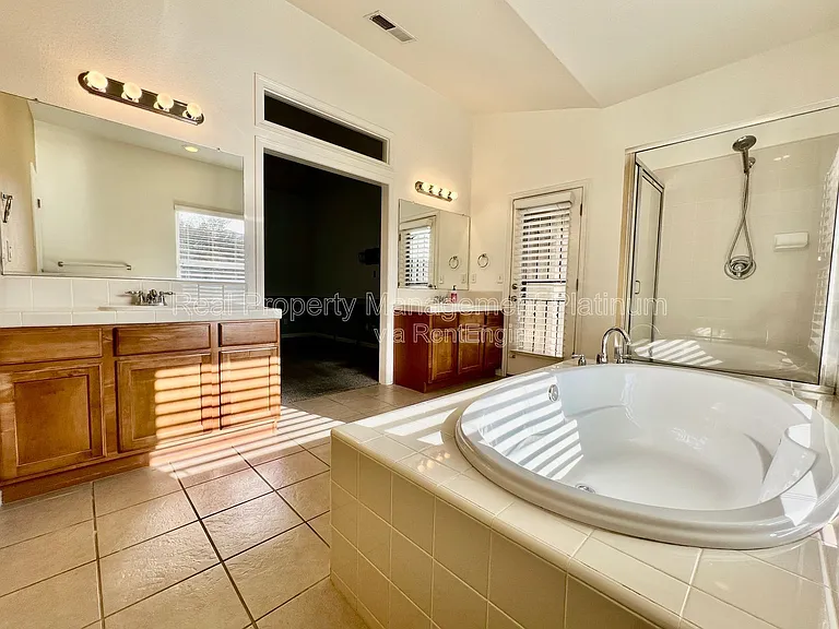 6859 E Cortland Ave — Photo 6