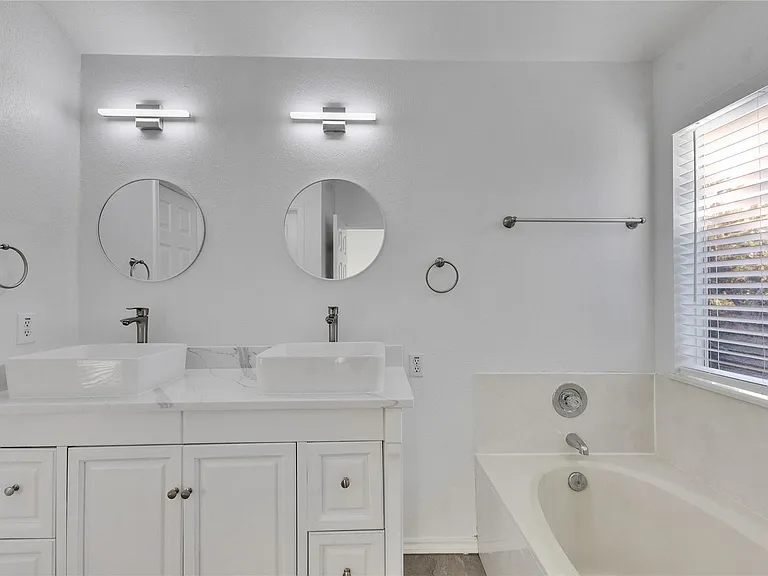 2607 Claudia Dr — Photo 13