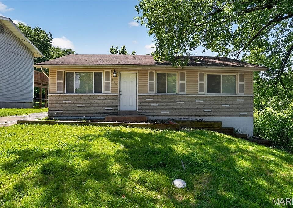 1st image of 262 Coburg Dr