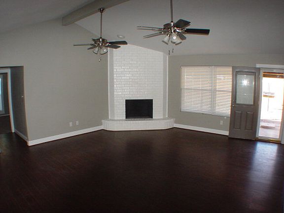 4th image of 1821 E 52nd St