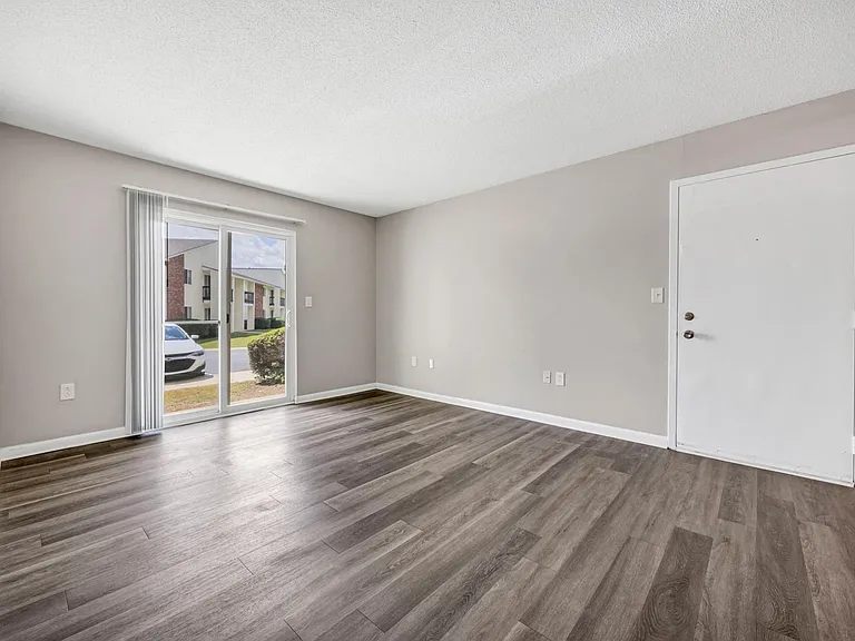 Bentree Apartments — Photo 30
