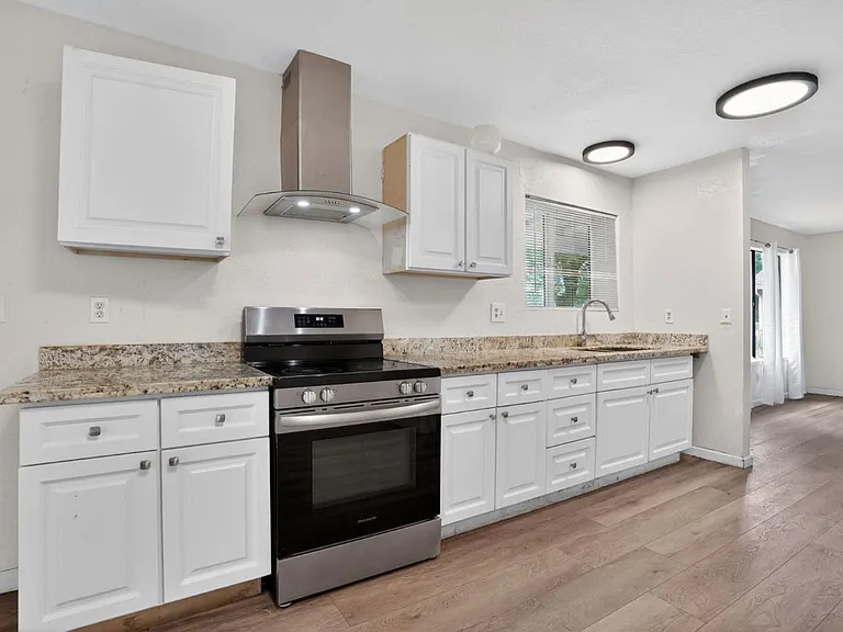 2524 Pemberton Ct — Photo 9
