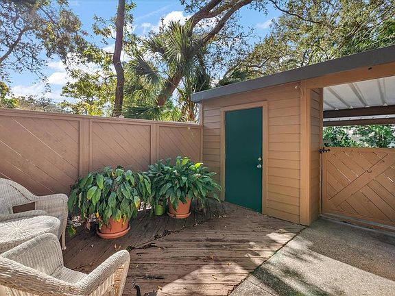 4th image of 1105 Lennox Rd W #1105