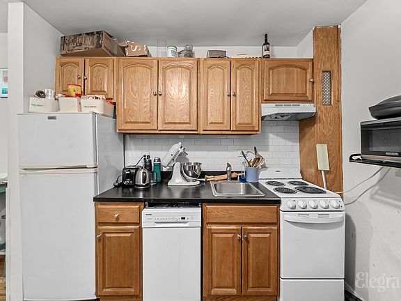 3rd image of 1604 1st Ave APT 2B