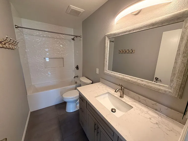 17520 W Watson Ln — Photo 11