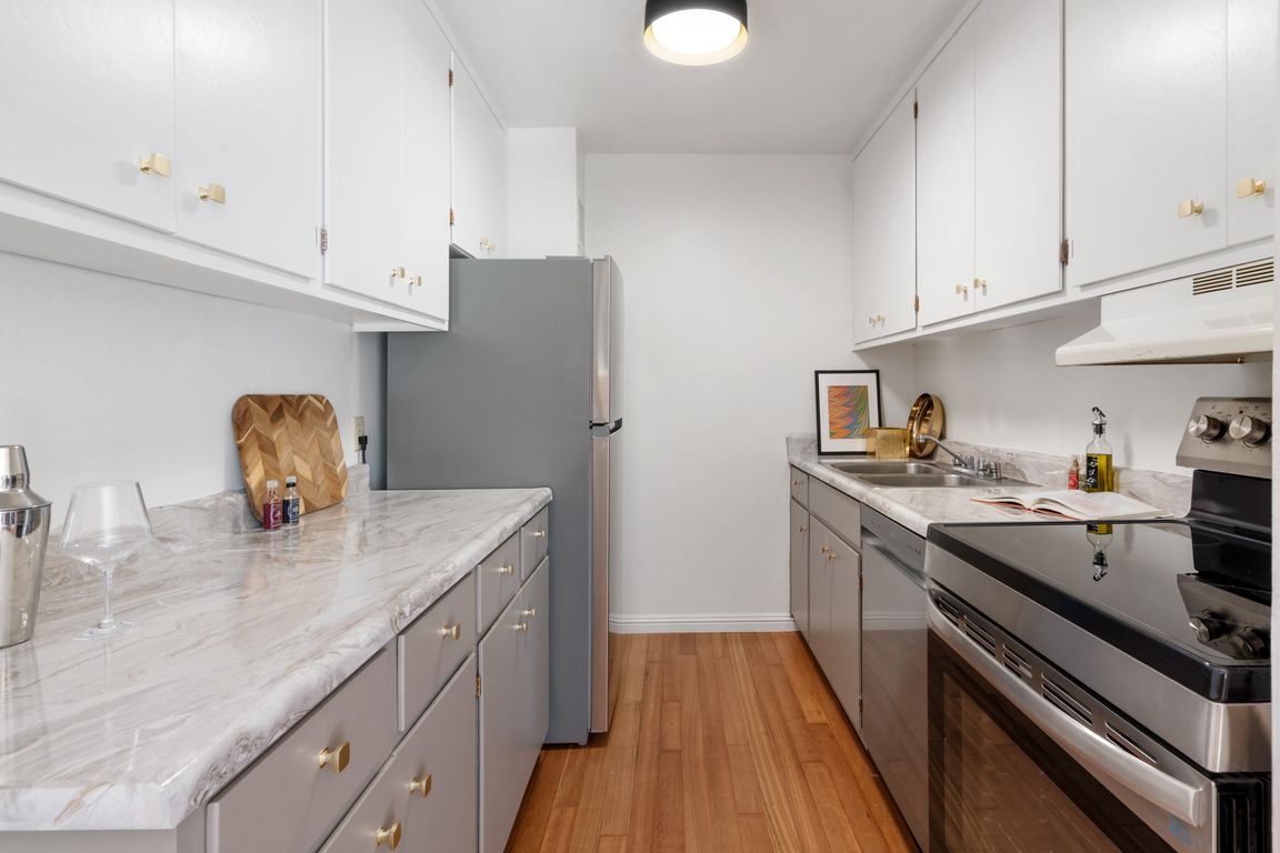 next background image