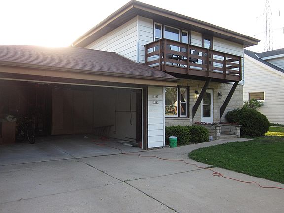 2nd image of 1115 N 119th St