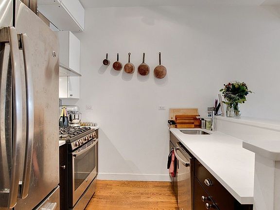 3rd image of 535 Throop Ave APT 3