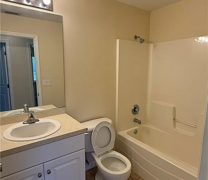 202 Hightower Ave S — Photo 17