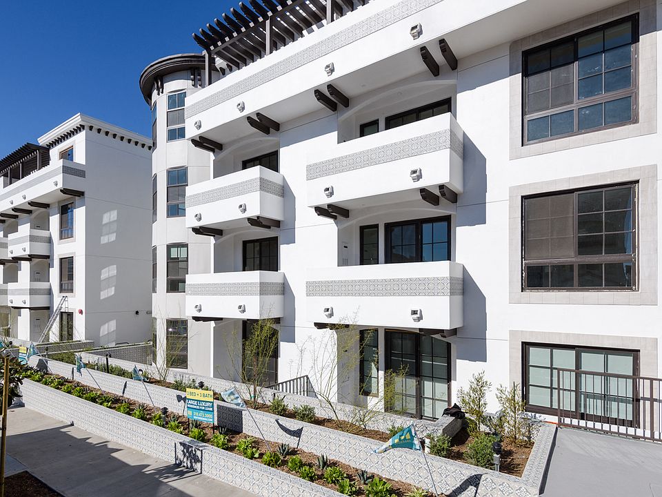 1st image of 11847 Kiowa Ave Penthouse 2
