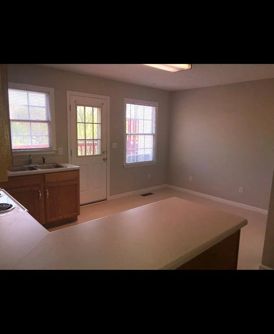 171 Courtney Ln — Photo 3