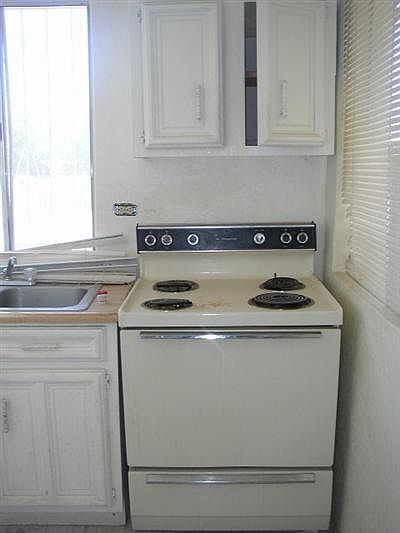 2nd image of 625 W President St