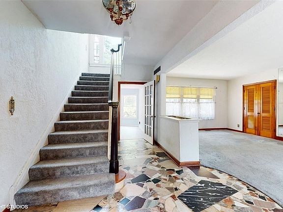3rd image of 3418 Gladstone Blvd
