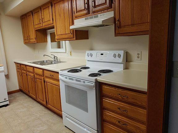 3rd image of 933 Partridge Ln #933