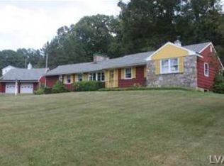6066 Sweetwood Dr, Macungie, PA 18062