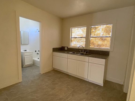 Kitchen & bathroom
