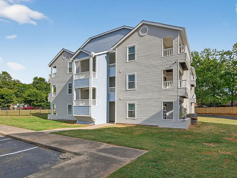 The Grove Apartments — Photo 25