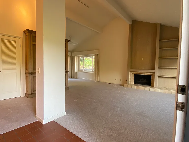 104 White Oaks Ln — Photo 2