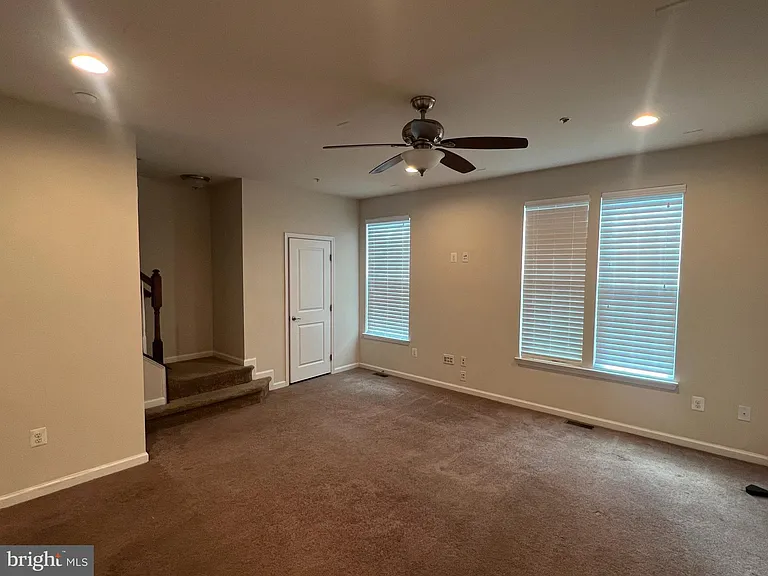 9447 Paragon Ct — Photo 4